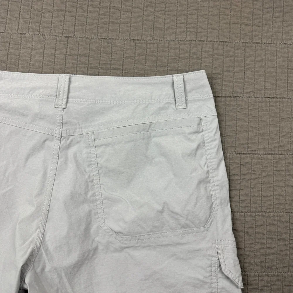 Under Armour HeatGear Mens 34 Cargo Shorts Gray Loose Fit Performance Minimalist